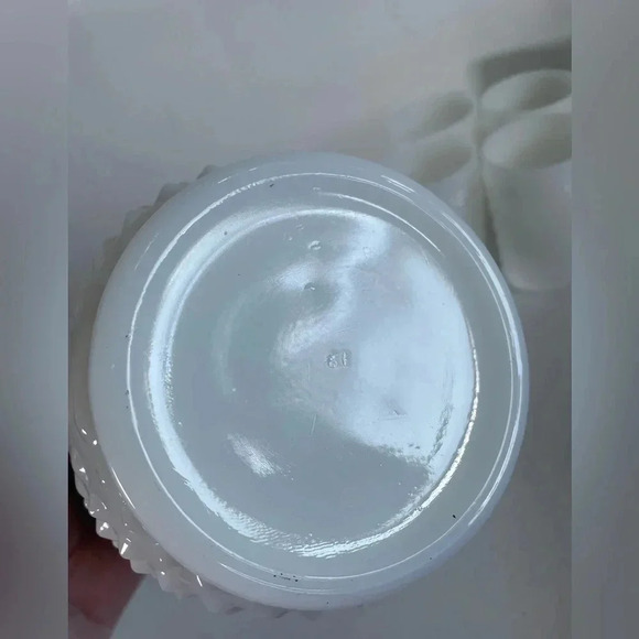 Vintage Anchor Hocking White‎ Hobnail Milkglass Pitcher and Glasses - Picture 5 of 9